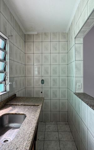 Casa para alugar com 332m², 4 quartos e 2 vagas Casa para alugar com 332m², 4 quartos e 2 vagasCozinha
