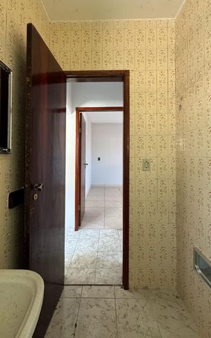 Casa para alugar com 332m², 4 quartos e 2 vagas Casa para alugar com 332m², 4 quartos e 2 vagasBanheiro Social