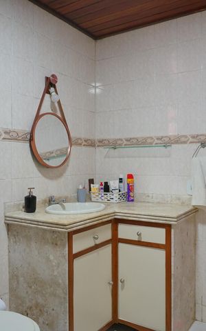 Casa de condomínio para alugar com 280m², 3 quartos e 2 vagas Casa de condomínio para alugar com 280m², 3 quartos e 2 vagasBanheiro do Quarto 3