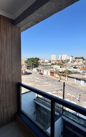 Casa à venda com 150m², 3 quartos e 2 vagas Casa à venda com 150m², 3 quartos e 2 vagasVaranda