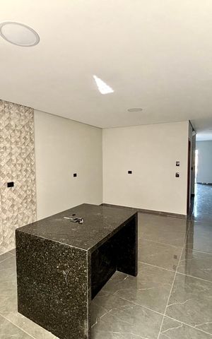 Casa à venda com 150m², 3 quartos e 2 vagas Casa à venda com 150m², 3 quartos e 2 vagasCozinha