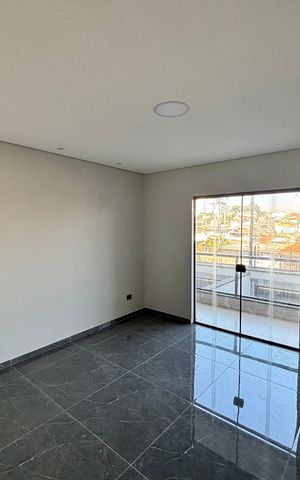 Casa à venda com 150m², 3 quartos e 2 vagas Casa à venda com 150m², 3 quartos e 2 vagasSala