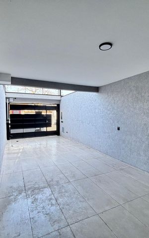 Casa à venda com 150m², 3 quartos e 2 vagas Casa à venda com 150m², 3 quartos e 2 vagasGaragem