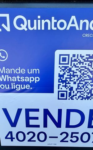 Casa à venda com 150m², 3 quartos e 2 vagas Casa à venda com 150m², 3 quartos e 2 vagasFachada