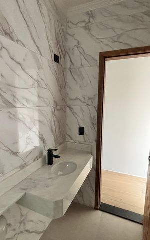 Casa à venda com 150m², 3 quartos e 2 vagas Casa à venda com 150m², 3 quartos e 2 vagasBanheiro do Quarto 1