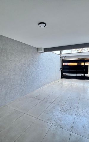 Casa à venda com 150m², 3 quartos e 2 vagas Casa à venda com 150m², 3 quartos e 2 vagasGaragem
