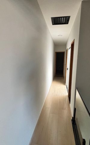 Casa à venda com 150m², 3 quartos e 2 vagas Casa à venda com 150m², 3 quartos e 2 vagasCorredor