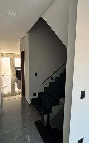 Casa à venda com 150m², 3 quartos e 2 vagas Casa à venda com 150m², 3 quartos e 2 vagasCorredor