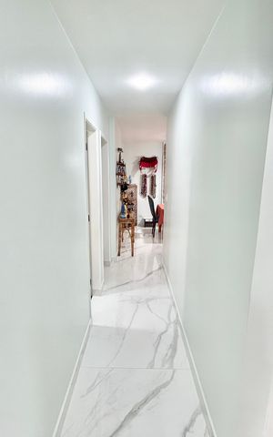 Apartamento à venda com 120m², 3 quartos e 3 vagas Apartamento à venda com 120m², 3 quartos e 3 vagasCorredor