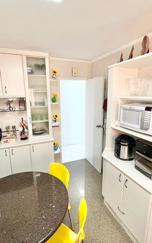 Apartamento à venda com 120m², 3 quartos e 3 vagas Apartamento à venda com 120m², 3 quartos e 3 vagasCozinha