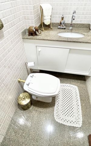 Apartamento à venda com 120m², 3 quartos e 3 vagas Apartamento à venda com 120m², 3 quartos e 3 vagasLavabo