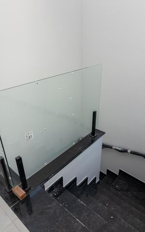 Casa à venda com 171m², 3 quartos e 2 vagasEscada