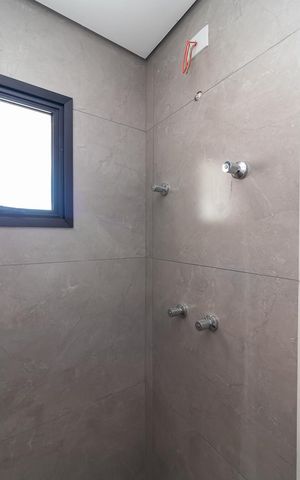 Casa à venda com 171m², 3 quartos e 2 vagasBanheiro da Suíte 1