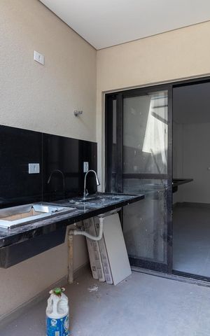 Casa à venda com 171m², 3 quartos e 2 vagasÁrea de Serviço e Lazer