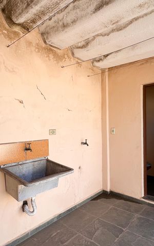 Casa à venda com 245m², 4 quartos e 3 vagas Casa à venda com 245m², 4 quartos e 3 vagasÁrea de Serviço 2