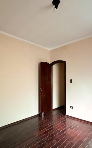 Casa à venda com 245m², 4 quartos e 3 vagas Casa à venda com 245m², 4 quartos e 3 vagasSuíte 1