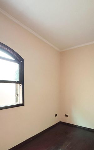 Casa à venda com 245m², 4 quartos e 3 vagas Casa à venda com 245m², 4 quartos e 3 vagasQuarto 2