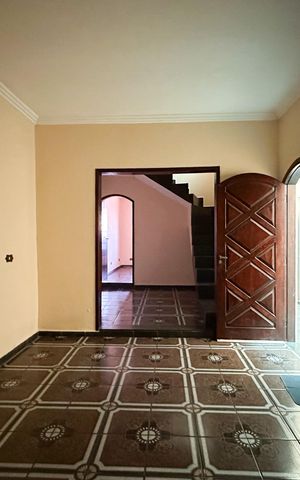 Casa à venda com 245m², 4 quartos e 3 vagas Casa à venda com 245m², 4 quartos e 3 vagasCozinha