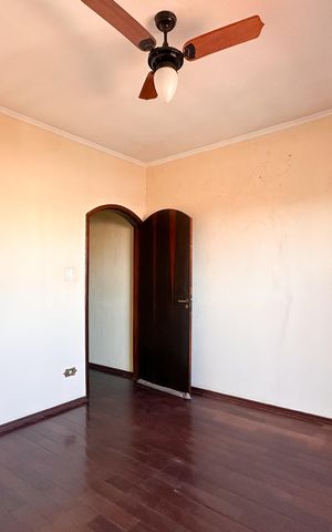 Casa à venda com 245m², 4 quartos e 3 vagas Casa à venda com 245m², 4 quartos e 3 vagasSuíte 2