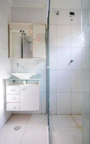 Casa à venda com 91m², 2 quartos e 2 vagasBanheiro casa 1