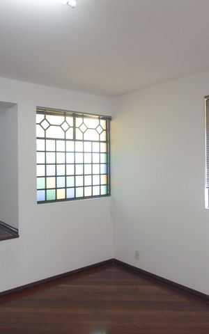 Casa à venda com 497m², 5 quartos e 4 vagasSala 2