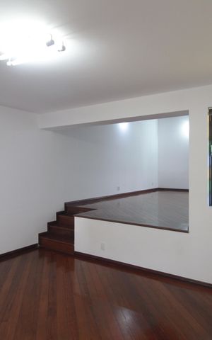 Casa à venda com 497m², 5 quartos e 4 vagasSala 2