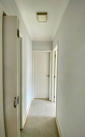 Apartamento à venda com 48m², 2 quartos e 2 vagas Apartamento à venda com 48m², 2 quartos e 2 vagasCorredor - Quartos