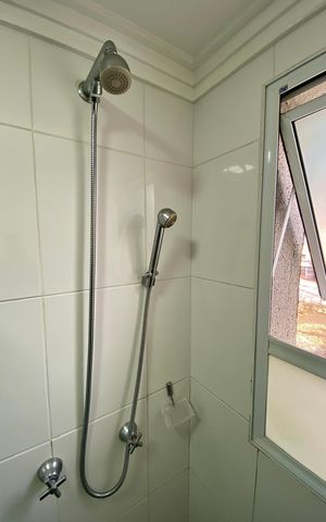 Apartamento à venda com 48m², 2 quartos e 2 vagas Apartamento à venda com 48m², 2 quartos e 2 vagasBanheiro da Suíte