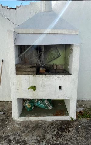 Casa à venda com 250m², 2 quartos e 2 vagas Casa à venda com 250m², 2 quartos e 2 vagasChurrasqueira