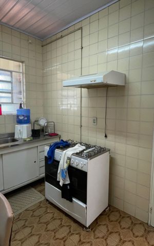 Casa à venda com 250m², 2 quartos e 2 vagas Casa à venda com 250m², 2 quartos e 2 vagasCozinha - Armários