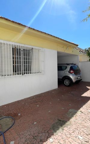 Casa à venda com 250m², 2 quartos e 2 vagas Casa à venda com 250m², 2 quartos e 2 vagasGaragem