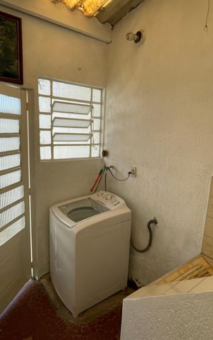 Casa à venda com 250m², 2 quartos e 2 vagas Casa à venda com 250m², 2 quartos e 2 vagasÁrea de Serviço
