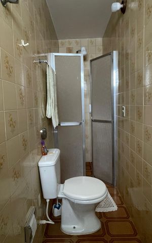 Casa à venda com 250m², 2 quartos e 2 vagas Casa à venda com 250m², 2 quartos e 2 vagasBanheiro