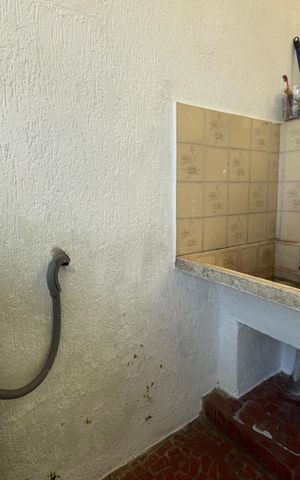 Casa à venda com 250m², 2 quartos e 2 vagas Casa à venda com 250m², 2 quartos e 2 vagasÁrea de Serviço