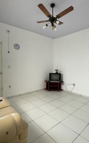 Casa à venda com 250m², 2 quartos e 2 vagas Casa à venda com 250m², 2 quartos e 2 vagasSala
