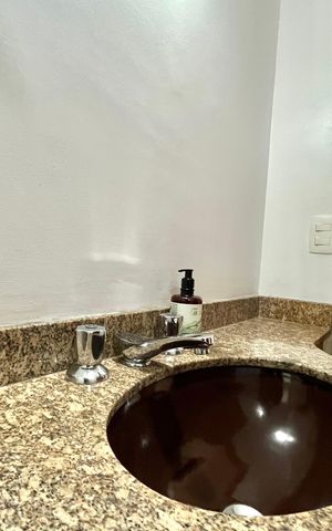 Casa para alugar com 750m², 5 quartos e 8 vagasLavabo