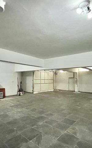 Casa para alugar com 750m², 5 quartos e 8 vagasGaragem