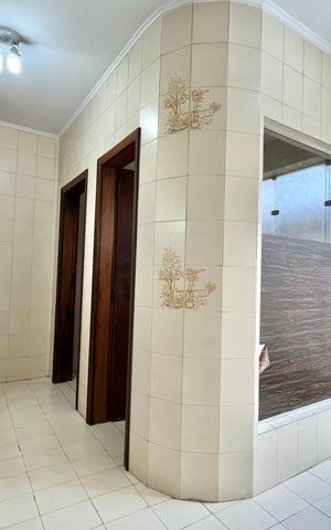 Casa para alugar com 750m², 5 quartos e 8 vagasBanheiro Corredor