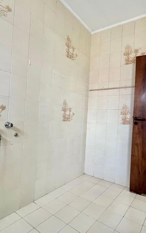 Casa para alugar com 750m², 5 quartos e 8 vagasBanheiro Corredor