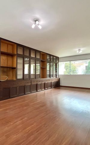 Casa para alugar com 750m², 5 quartos e 8 vagasSala 2