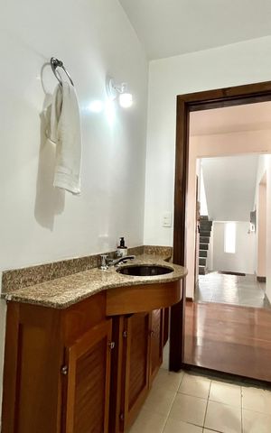 Casa para alugar com 750m², 5 quartos e 8 vagasLavabo