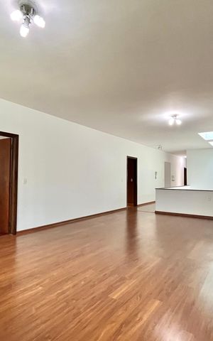 Casa para alugar com 750m², 5 quartos e 8 vagasSala 2