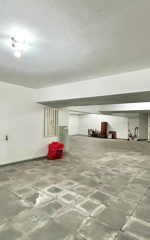 Casa para alugar com 750m², 5 quartos e 8 vagasGaragem