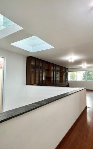 Casa para alugar com 750m², 5 quartos e 8 vagasCorredor
