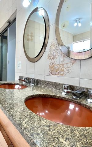 Casa para alugar com 750m², 5 quartos e 8 vagasBanheiro Corredor