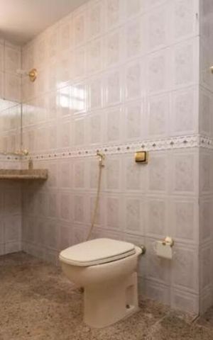 Casa de condomínio para alugar com 450m², 5 quartos e 3 vagas Casa de condomínio para alugar com 450m², 5 quartos e 3 vagasBanheiro