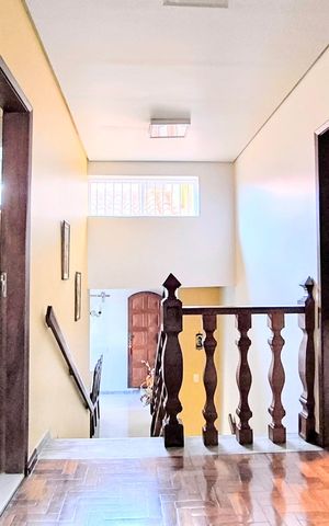 Casa à venda com 400m², 6 quartos e 2 vagas
