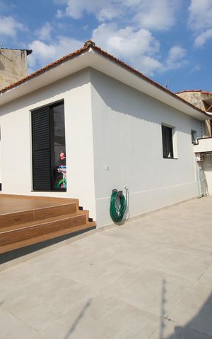 Casa à venda com 126m², 3 quartos e 3 vagas Casa à venda com 126m², 3 quartos e 3 vagasPiscina