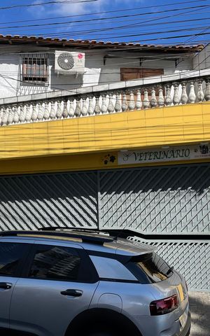 Casa à venda com 152m², 3 quartos e 2 vagas Casa à venda com 152m², 3 quartos e 2 vagasFachada