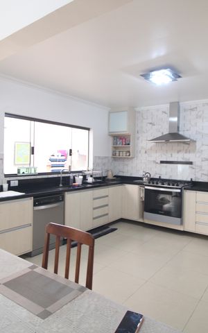 Casa à venda com 212m², 3 quartos e 5 vagasCozinha